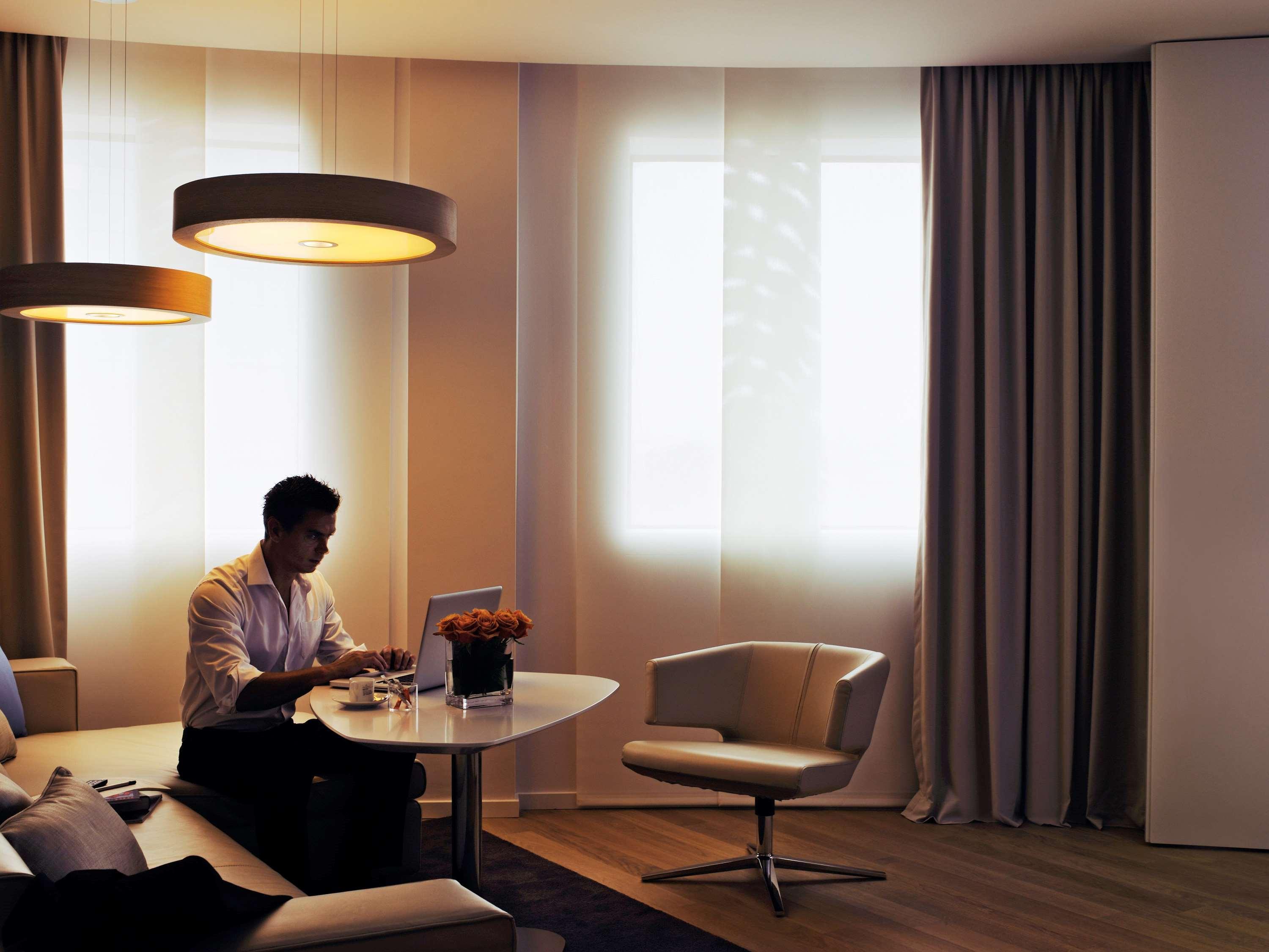 Khách sạn Pullman Brussels Centre Midi 4*