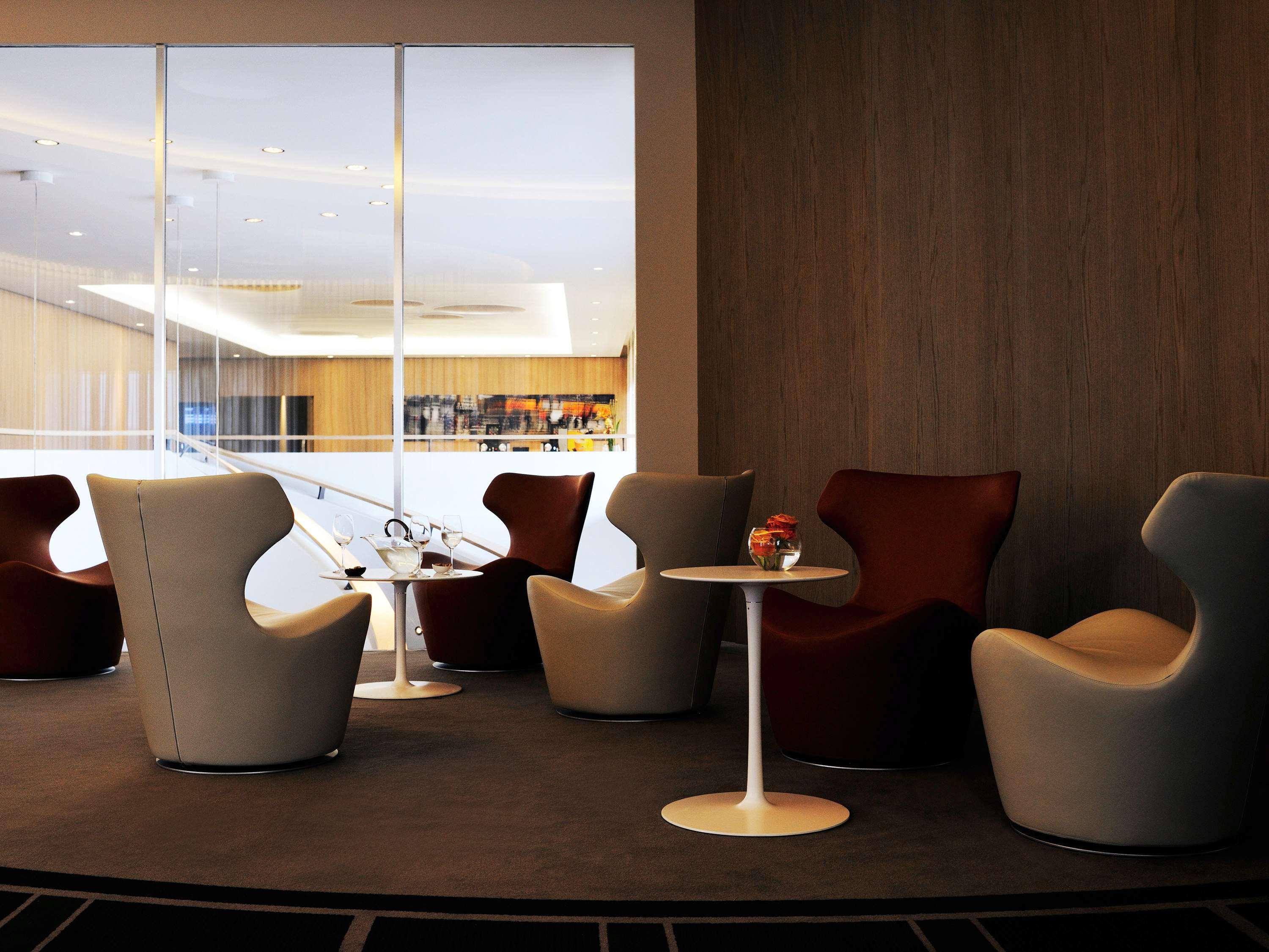 Khách sạn Pullman Brussels Centre Midi 4*
