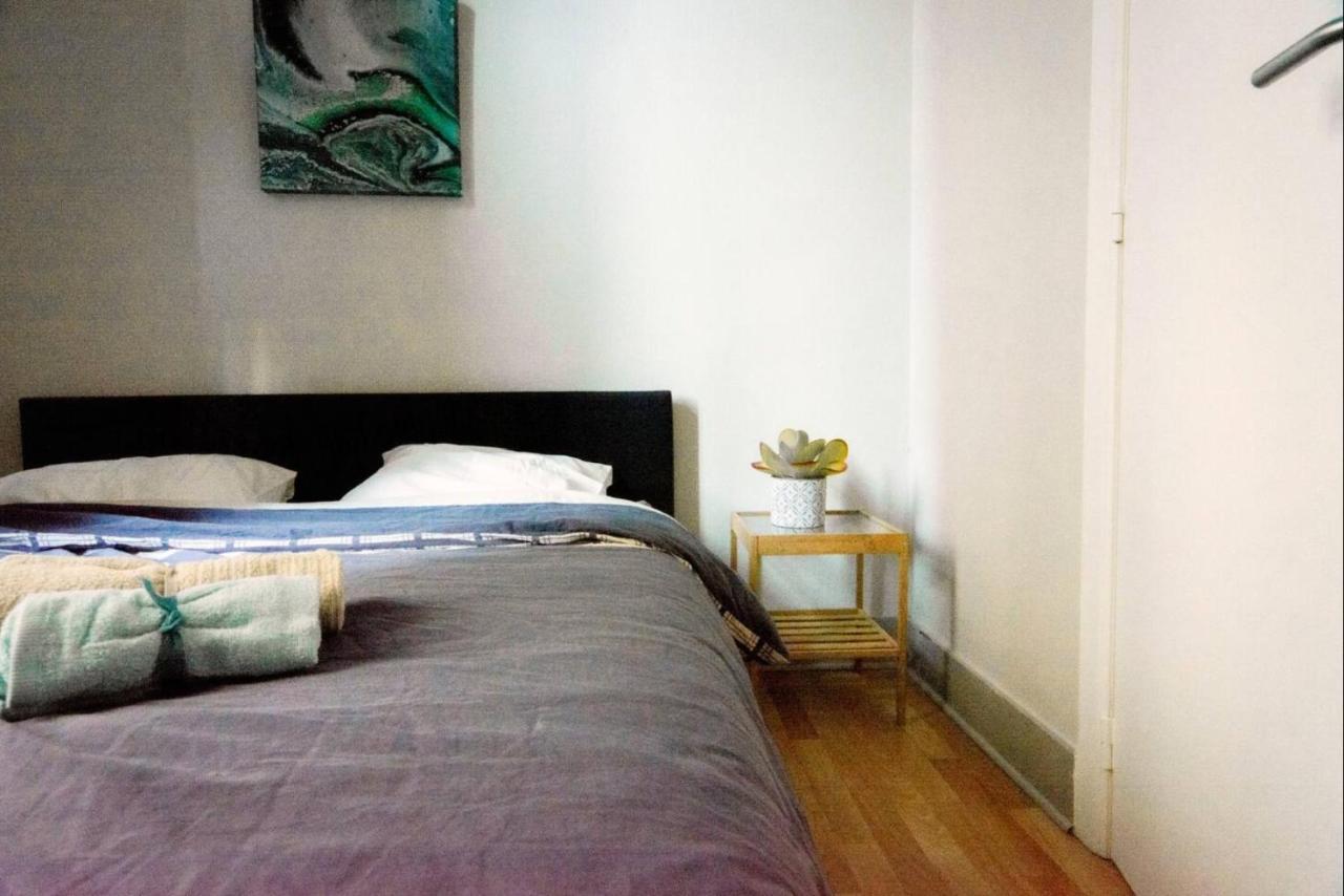 Apartment Private Flat Just A Stone's Throw From Flagey *