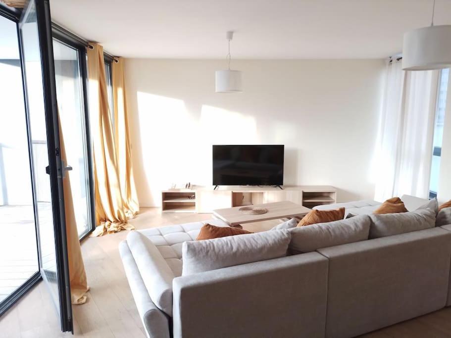Beautiful 2br/2bar Apartement In European District Brussels