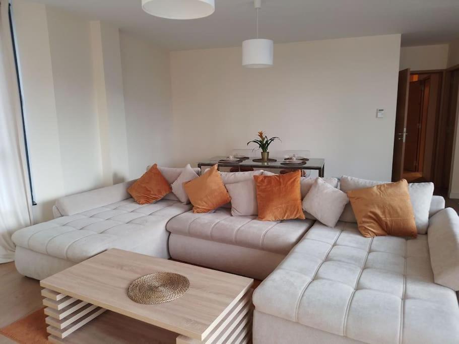 Beautiful 2br/2bar Apartement In European District Apartment
