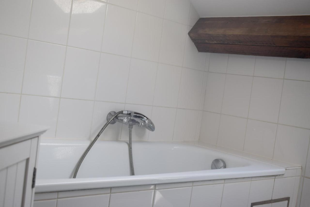 Homestay Upstairs - Eu District *