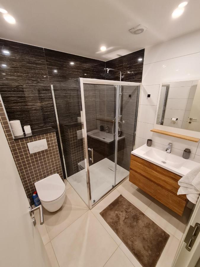Modern At European Quarter Apartment *