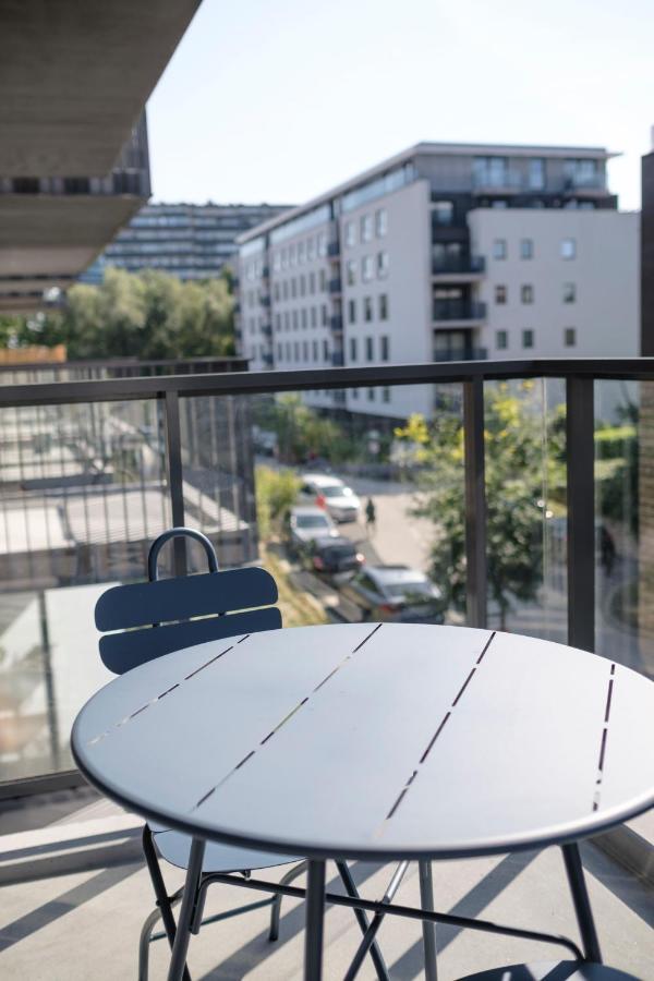 Lumineux 1 Proche Ecole Europeenne * Brussels