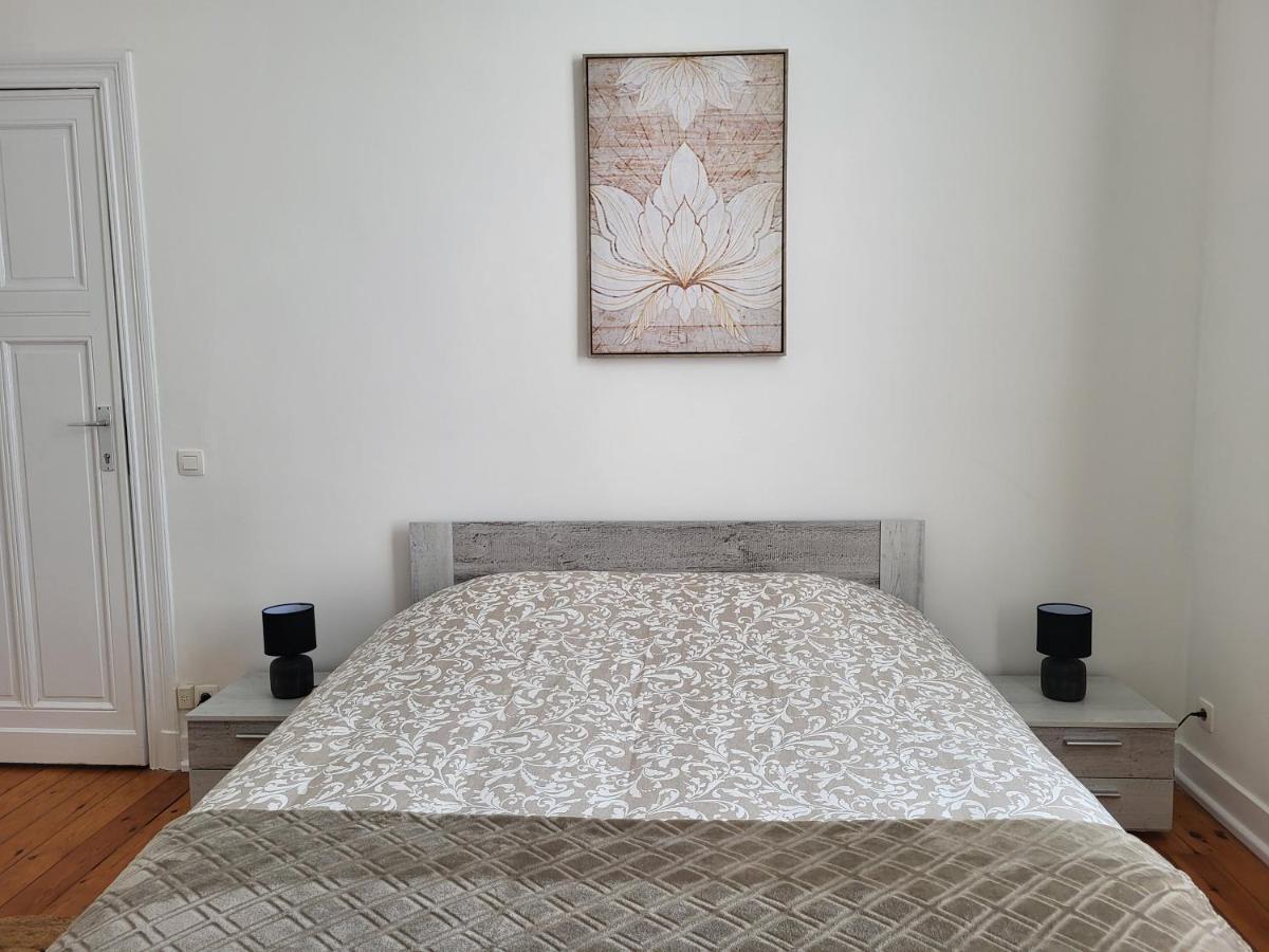 Brussels Bed & Blockchain Private With Shared Bathroom