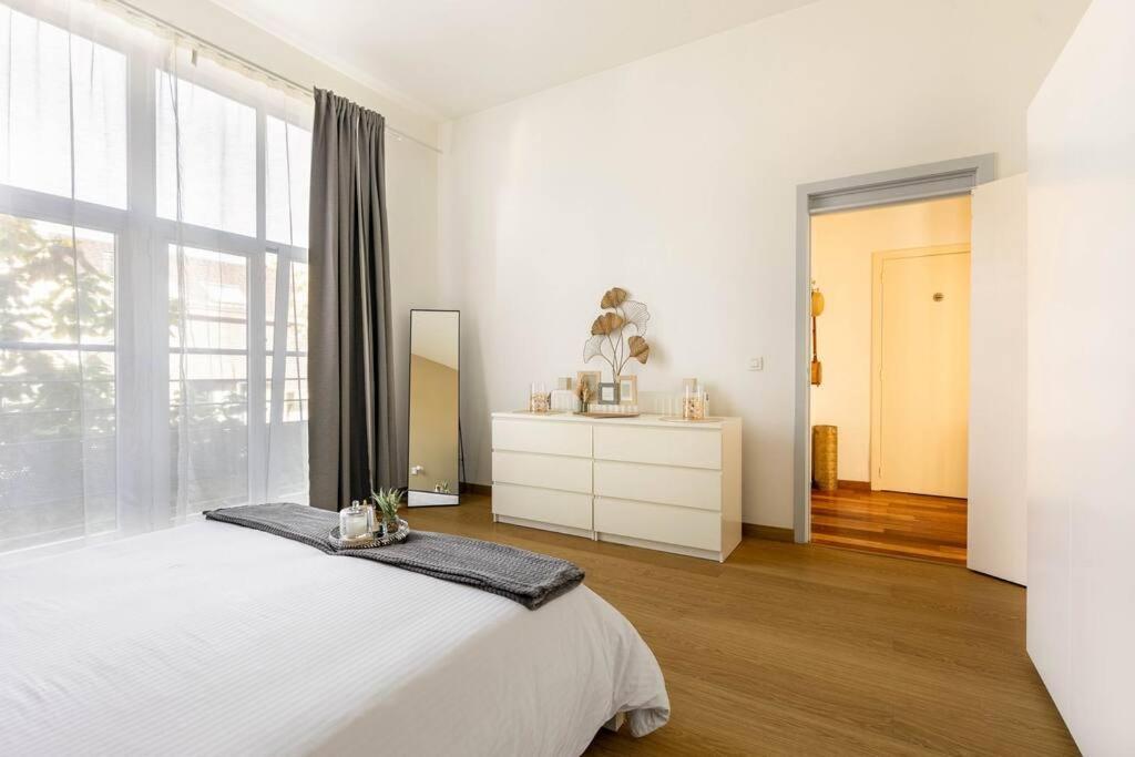 Bel Proche De Gare Du Midi, A Cote Du Centre Appartement Brussel