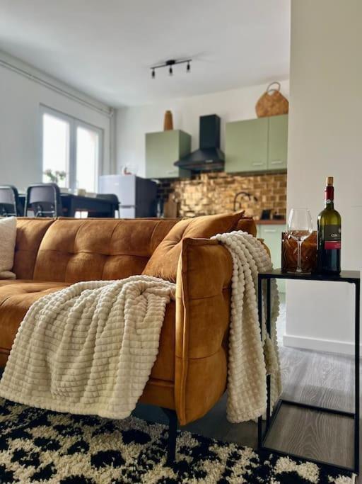 Apartamento Lovely 2-bedroom Duplex W/ Balcony In Bruxelas