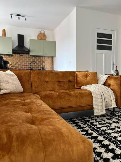 Lovely 2-bedroom Duplex W/ Balcony In Apartamento