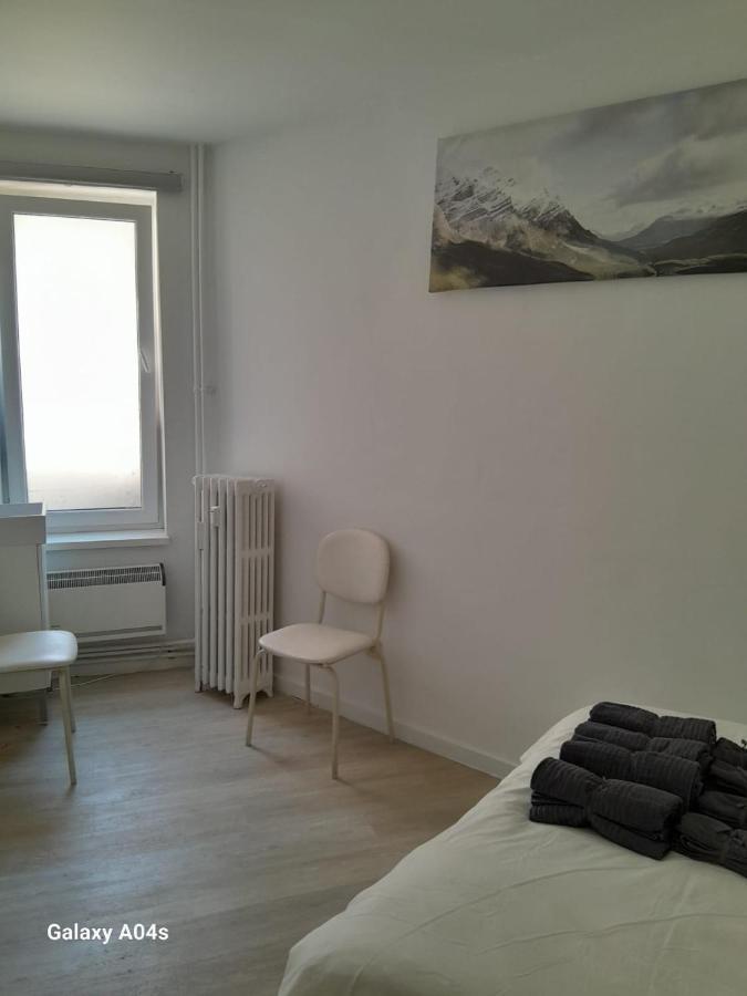 Apartment 1 Bedroom Sleeps 4