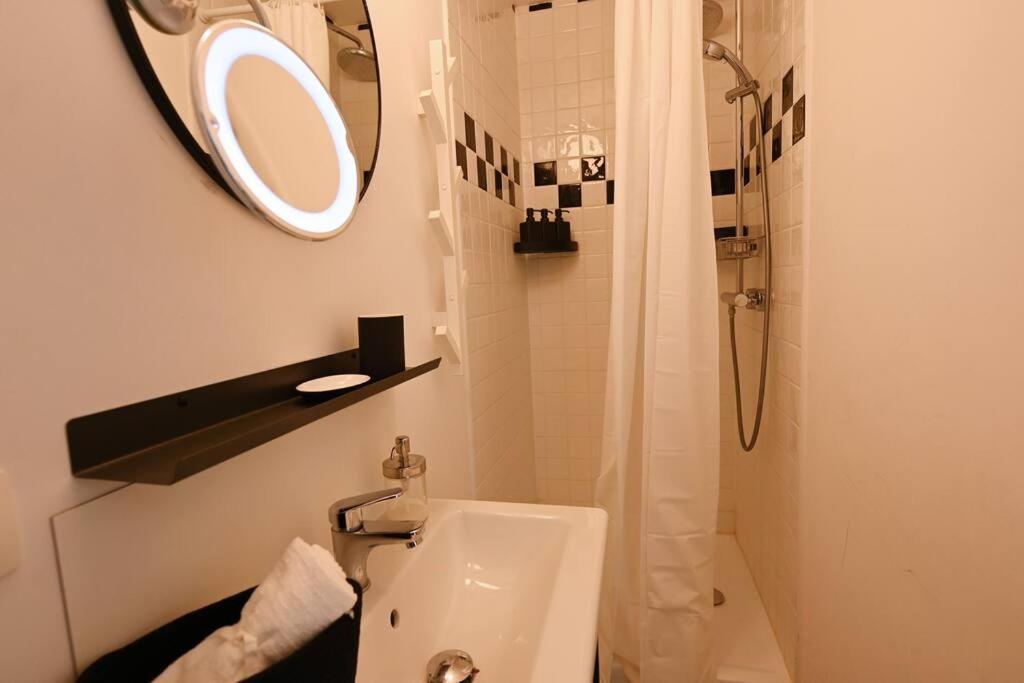 Apartment Superb 3 Bedroom & 3 Bathroom Duplex In Centre *