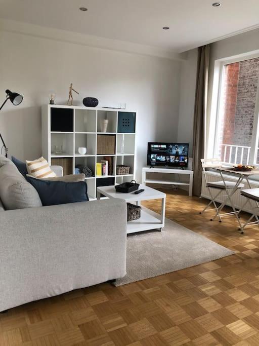 Superbe Studio Lumineux Au Coeur De Quartier Europeen Brussels