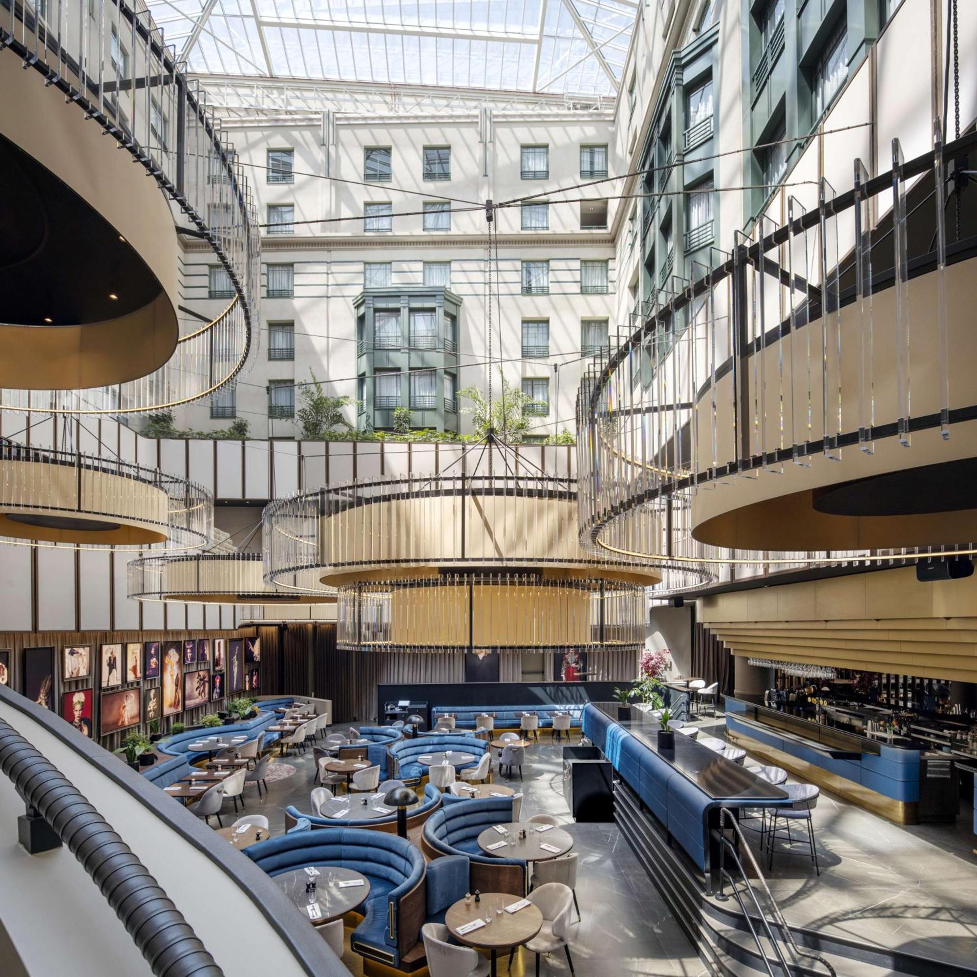 Radisson Collection Grand Place 5*