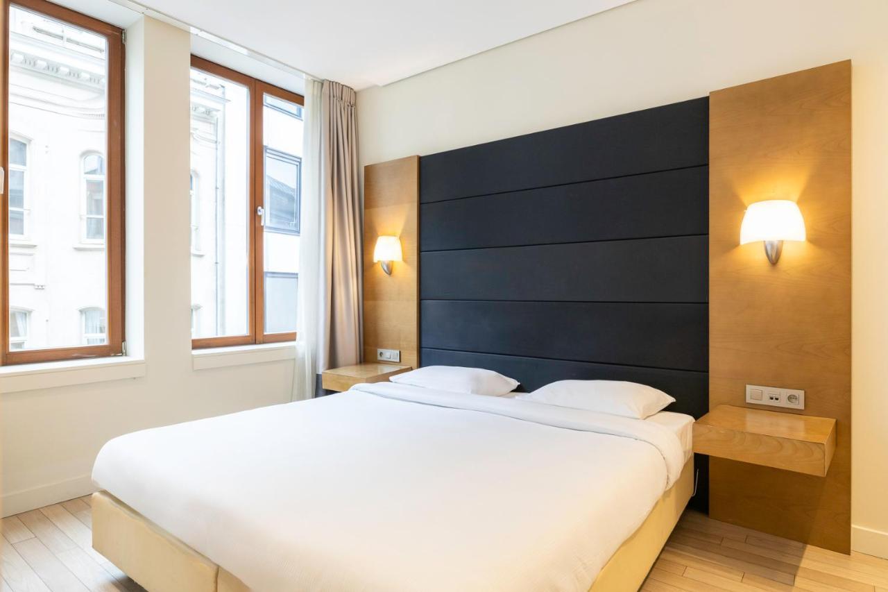 B-aparthotel Grand Place Khách sạn hẻo lánh 4*