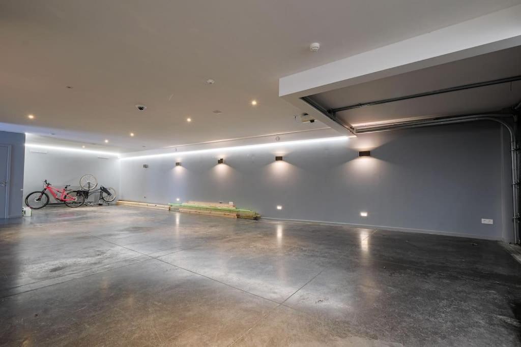 1000m2 With Indoor Pool Villa *