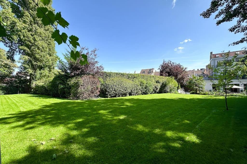 Villa 1000m2 With Indoor Pool Brussels