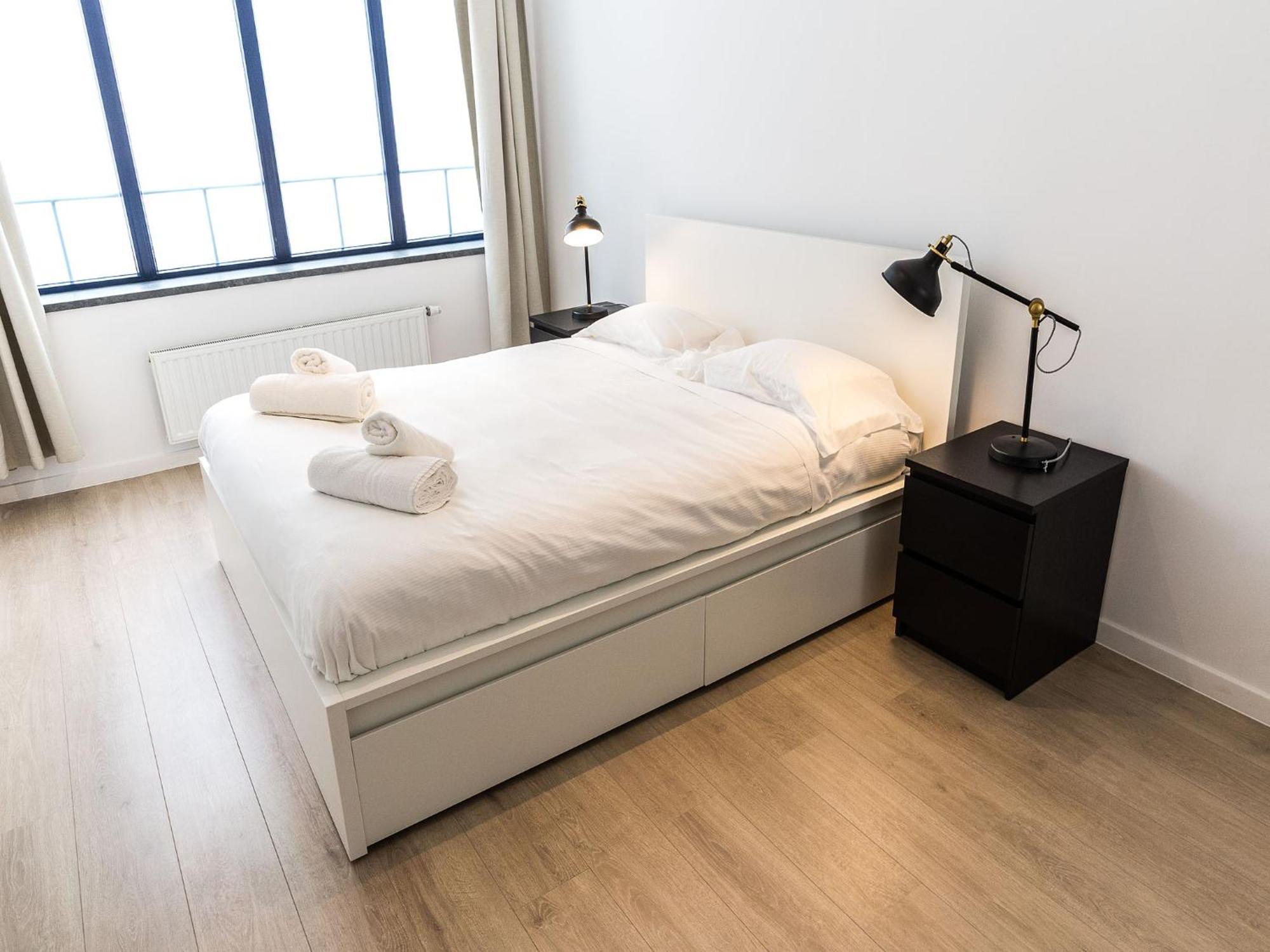 Degroux 82 - Self Check In By Homenhancement *