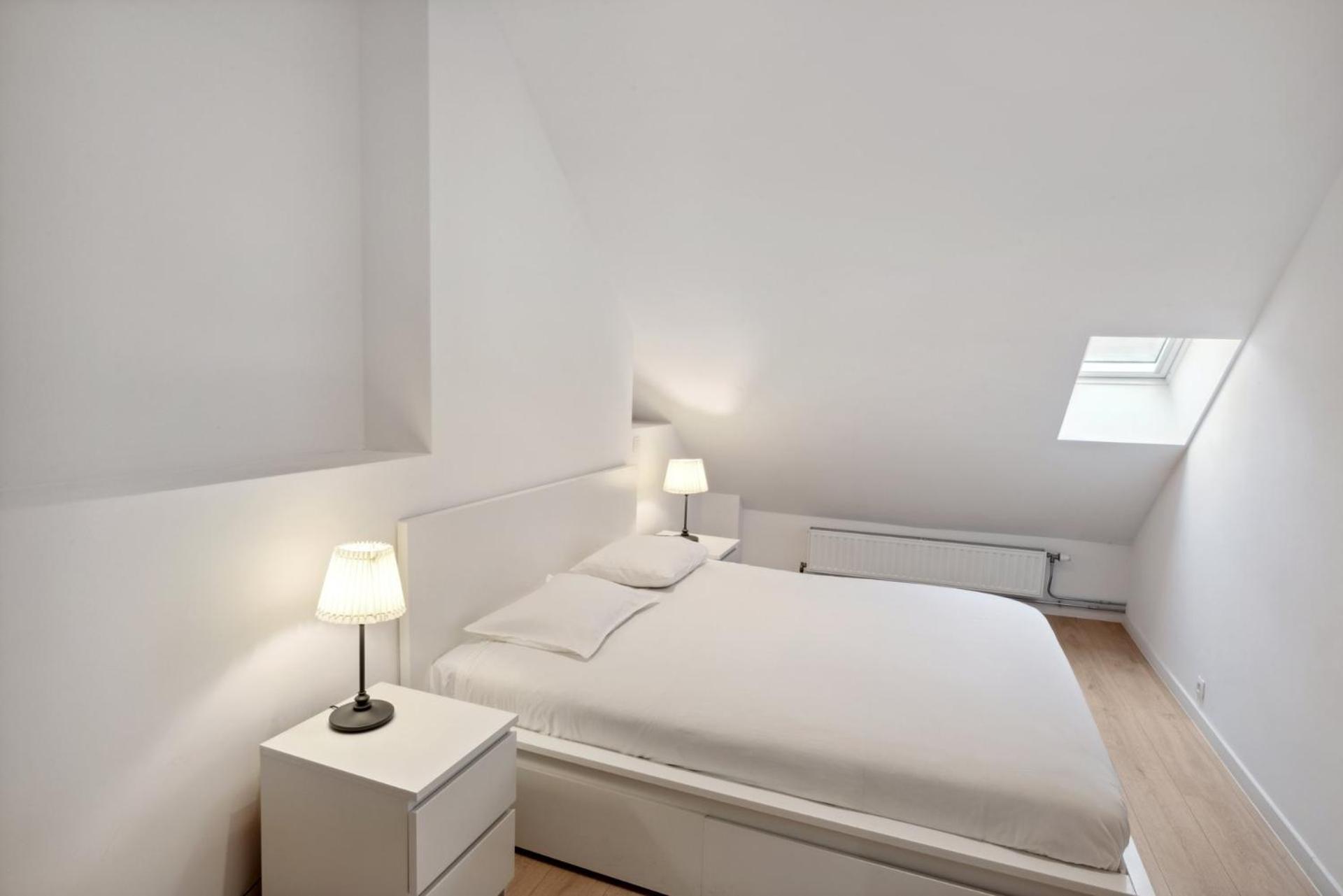 Degroux 82 - Self Check In By Homenhancement *