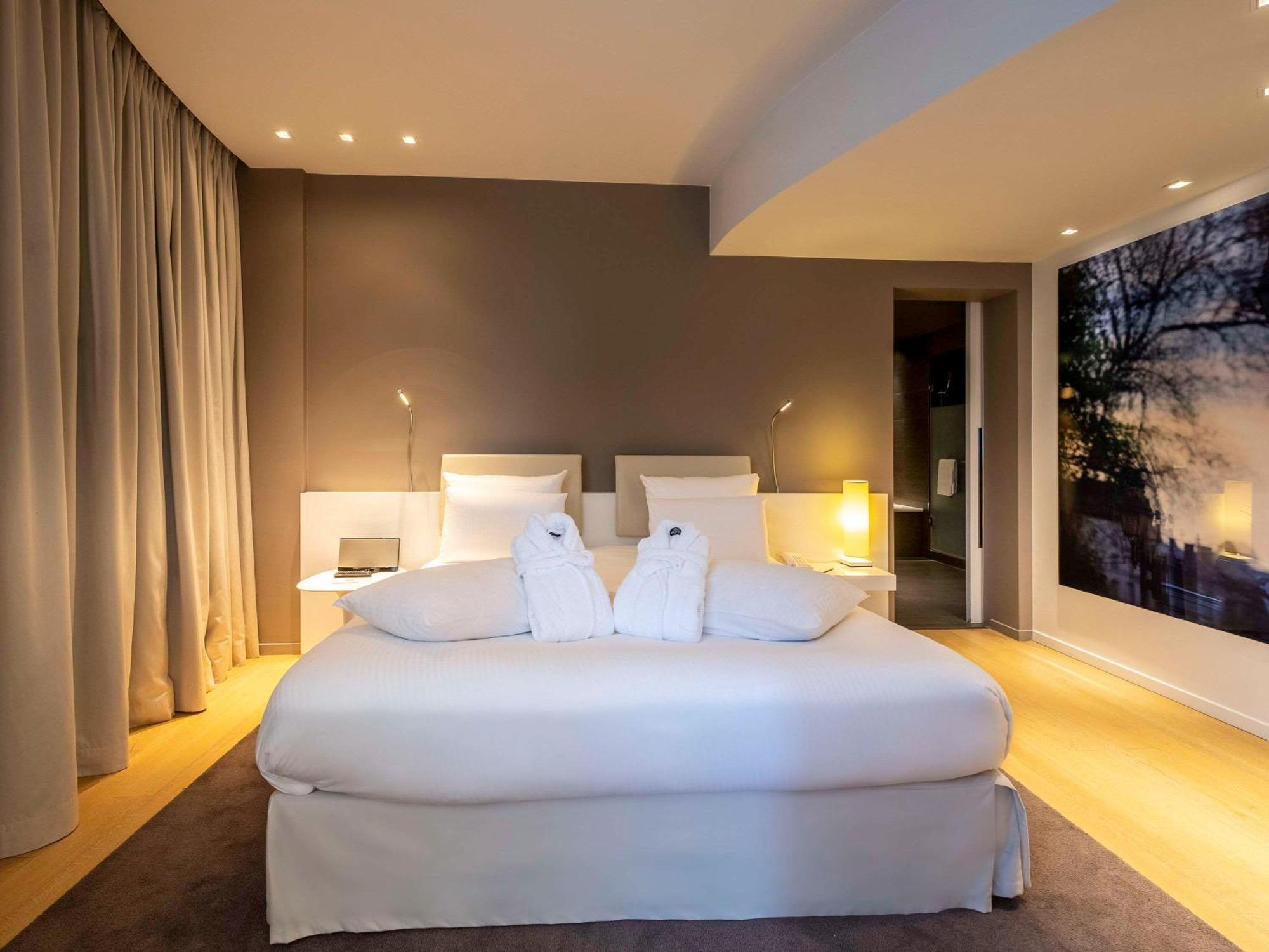 Khách sạn Pullman Brussels Centre Midi 4*