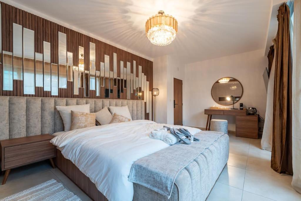 Luxueux 5 Apartment