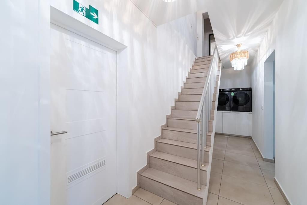 Luxueux 5 Apartment *