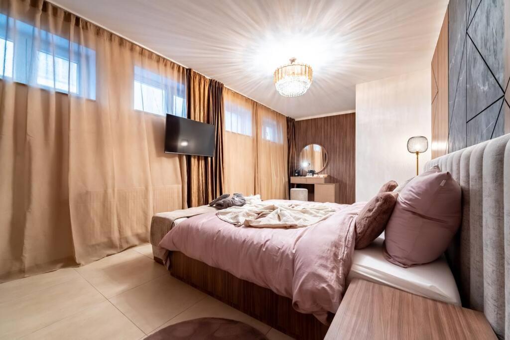 Apartment Luxueux 5 *