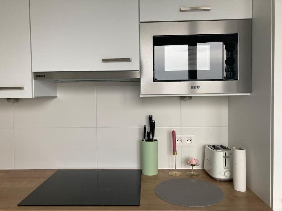 Luxury With Stunning View & Free Parking Apartment *