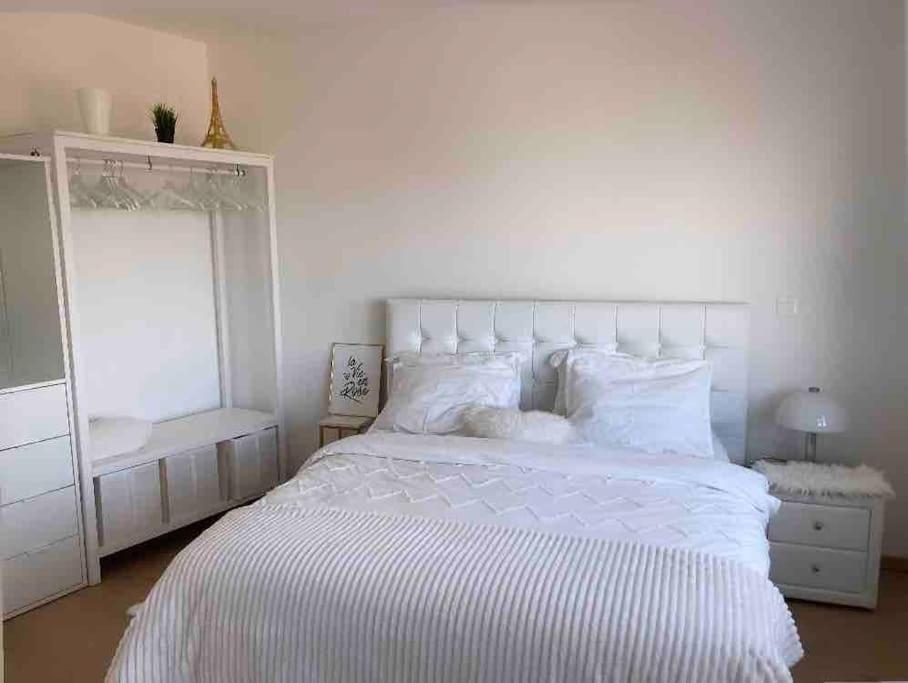 Apartment Luxury With Stunning View & Free Parking *