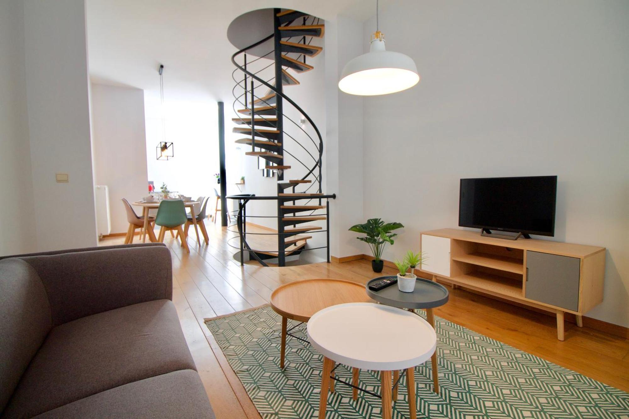 Heart Of Grand Place - Stunning 3br Triplex Apartment