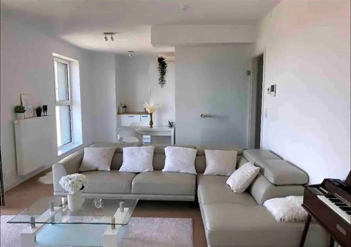 Luxury With Stunning View & Free Parking *