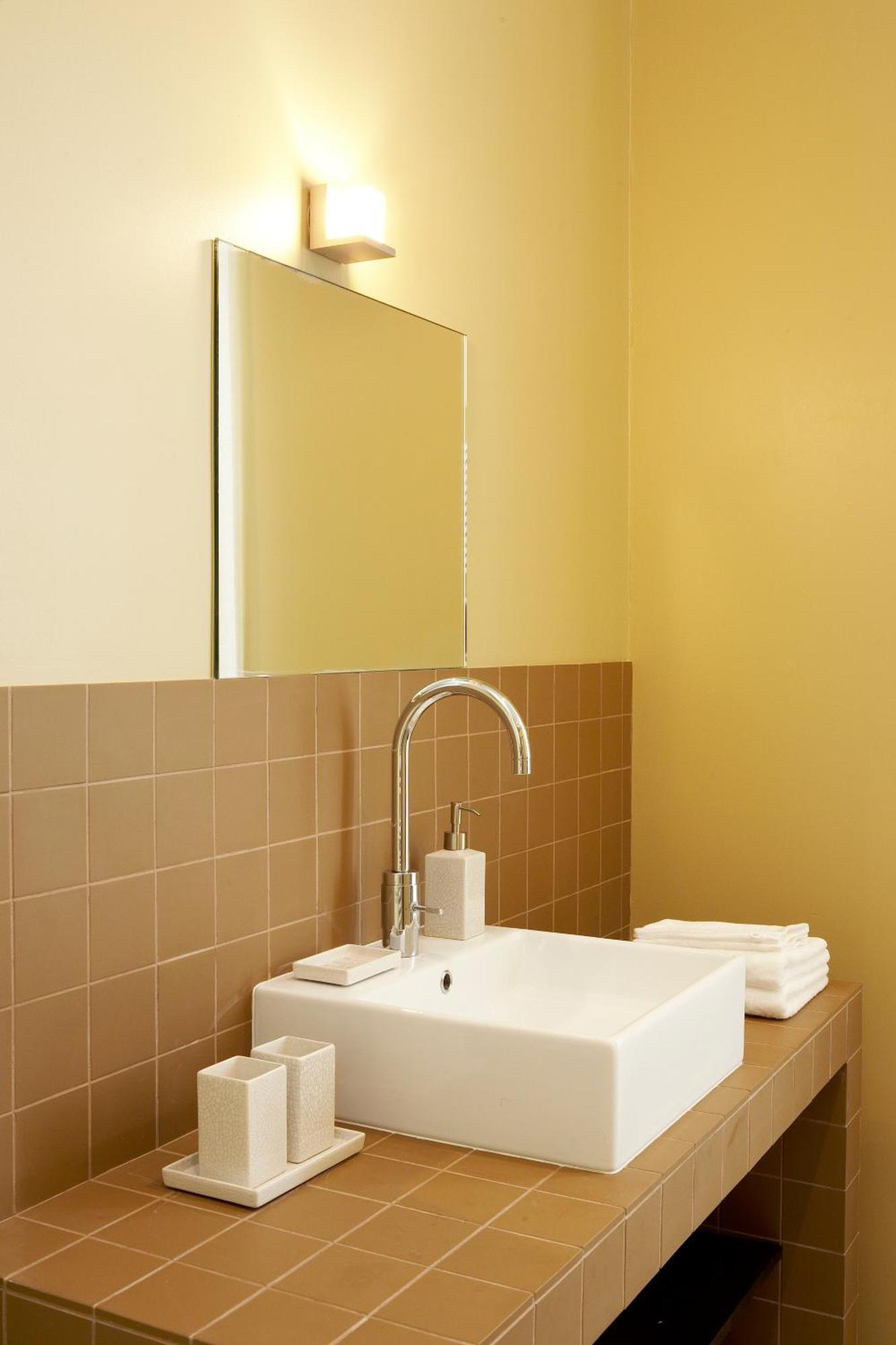 Le Vaudeville Bed & Breakfast 3*