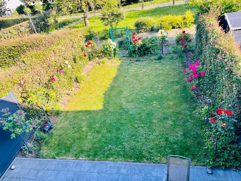 Town House With Garden - 1 With Shared Bathroom Ở trọ Brussels