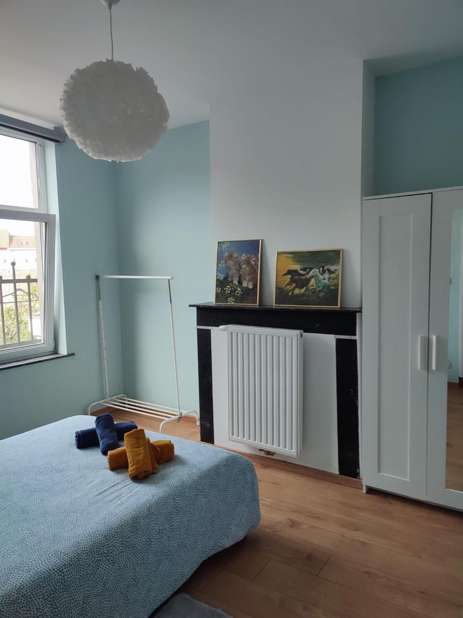 Confortable Avec Un Lit Double A Schaerbeek Cle Bleu