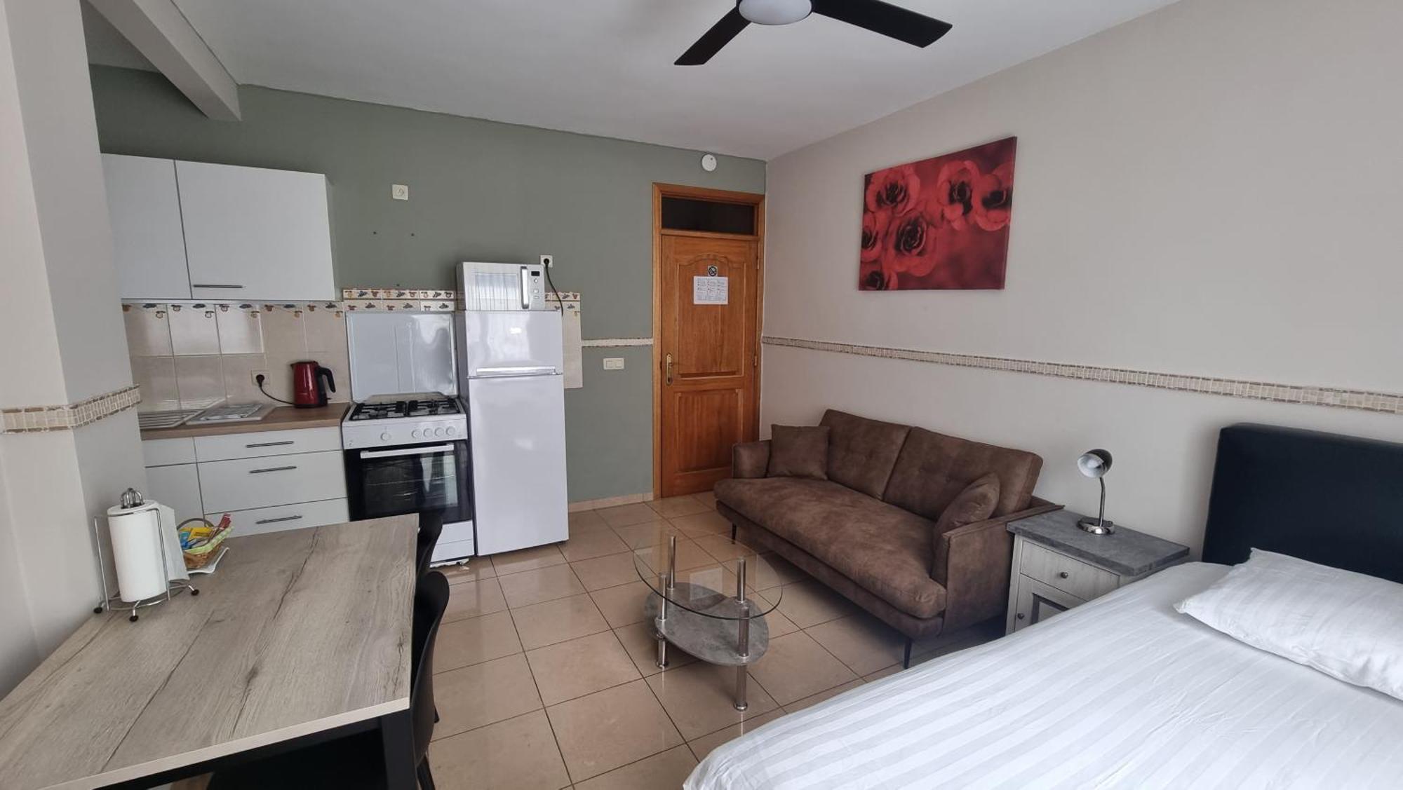 Aparthotel Bara Midi 3*