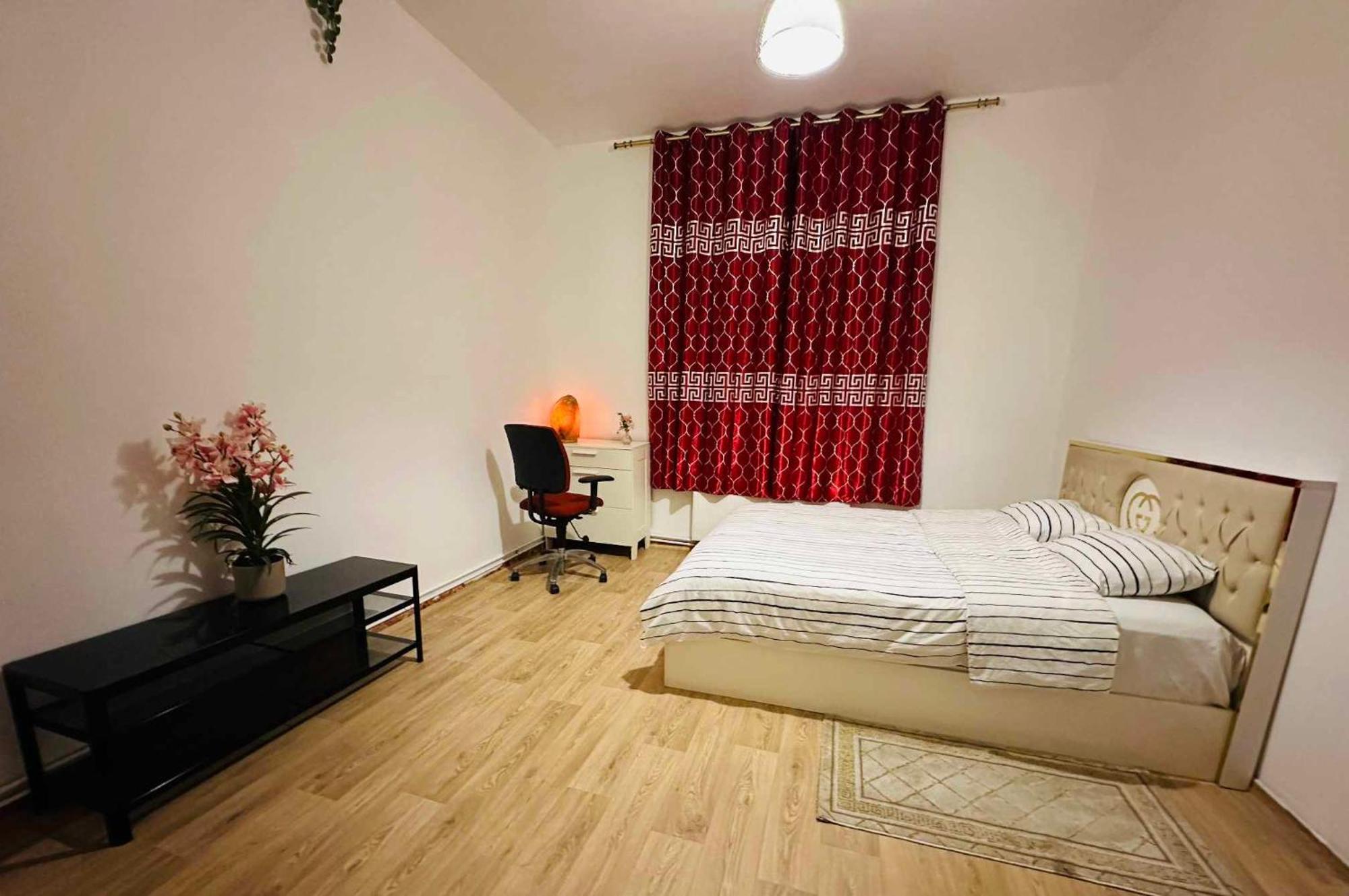 Modern & Comfortable Center Oasis~king Bed ! * Brussels