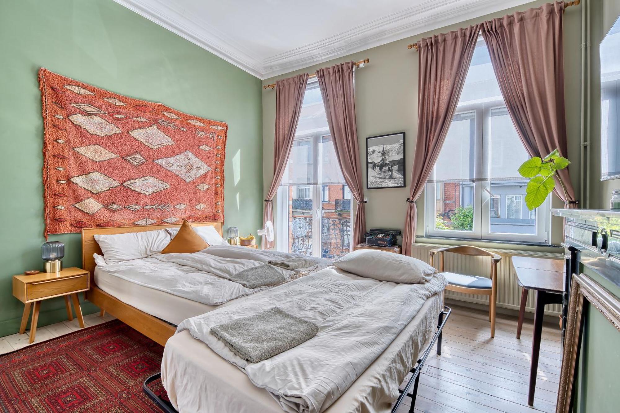 Comenstay Brussels Bed & Breakfast *