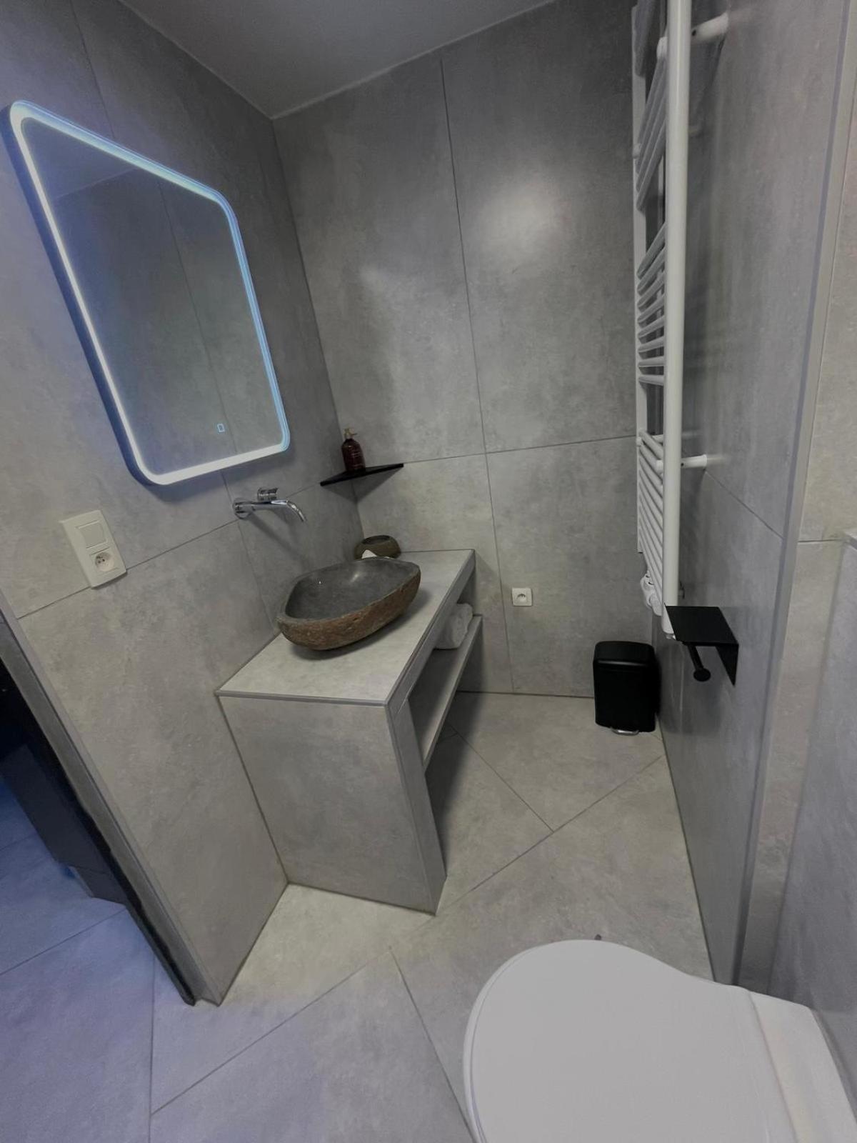 Jungle Romantic - Private Jacuzzi - Apartment Brussels