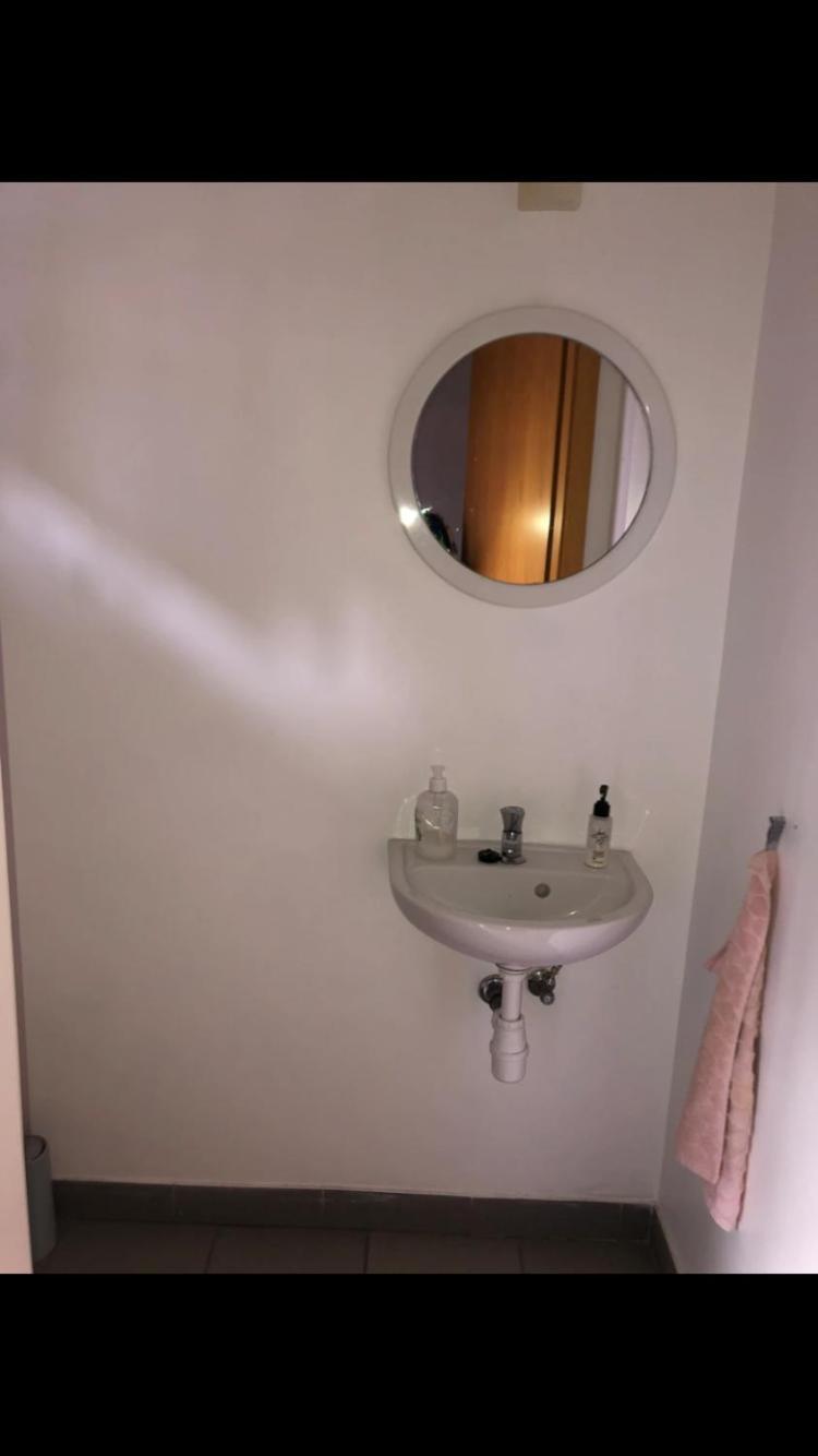 Privee Dans Grande Maison Privatunterkunft