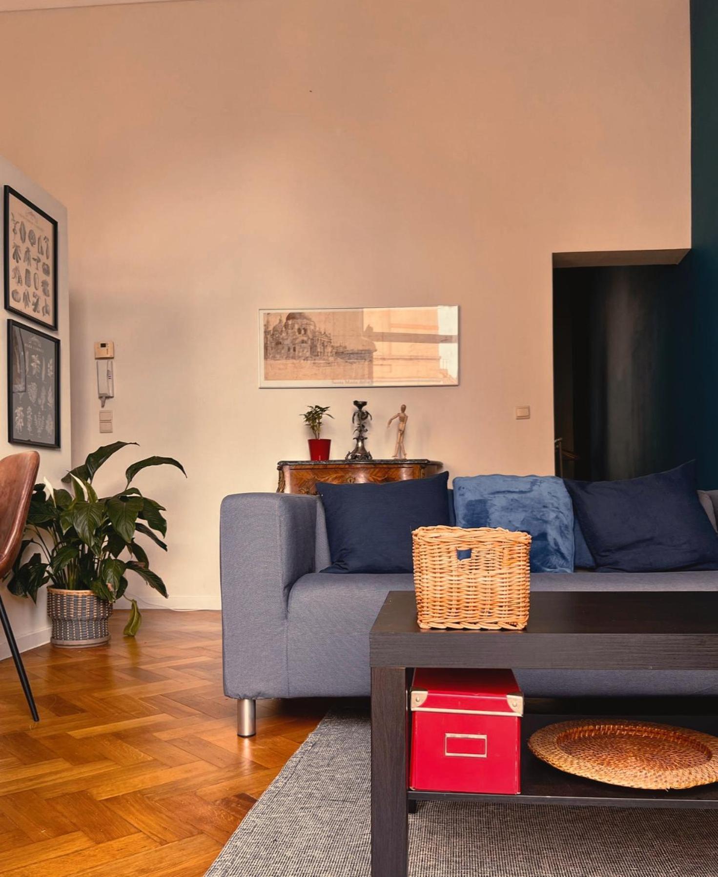 Stylish & Cosy - Le Chatelain Apartment