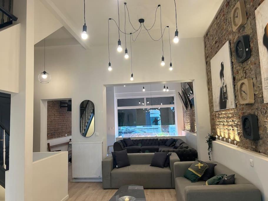 Exceptional 600 M2 Spacious 12bd 12ba * Brussels
