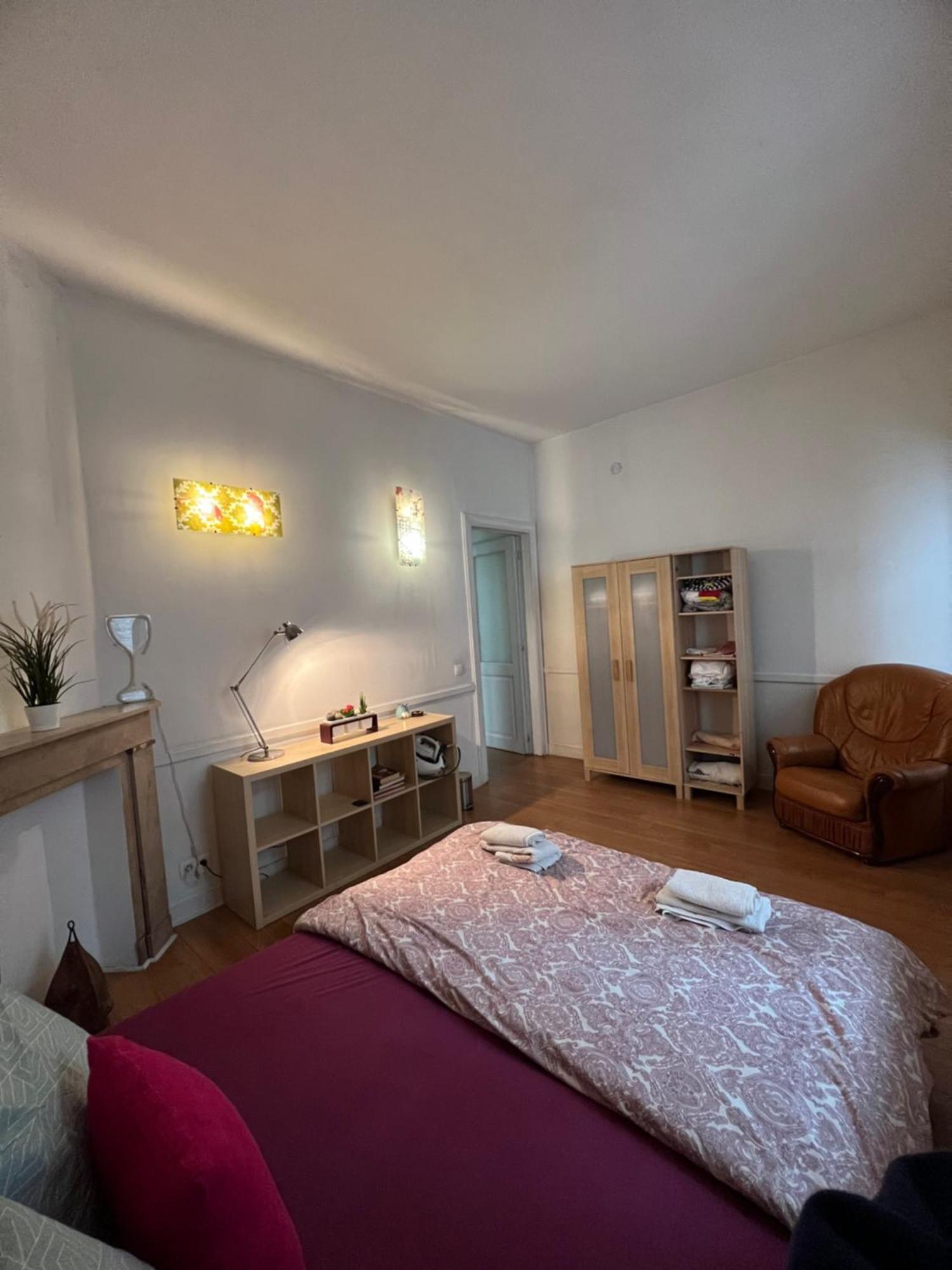 Stylish And Bright In Apartamento