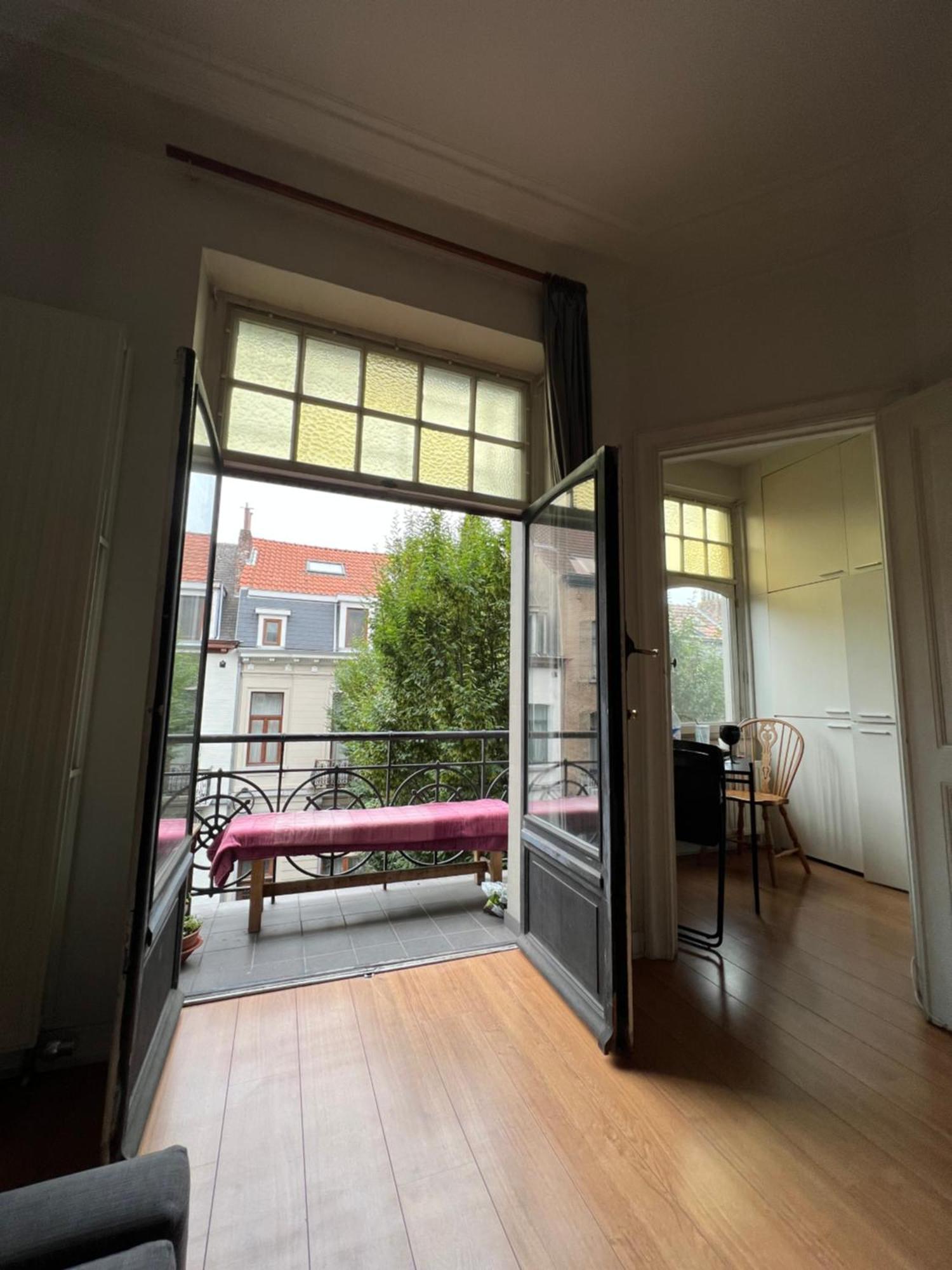 Stylish And Bright In Apartment Brüssel