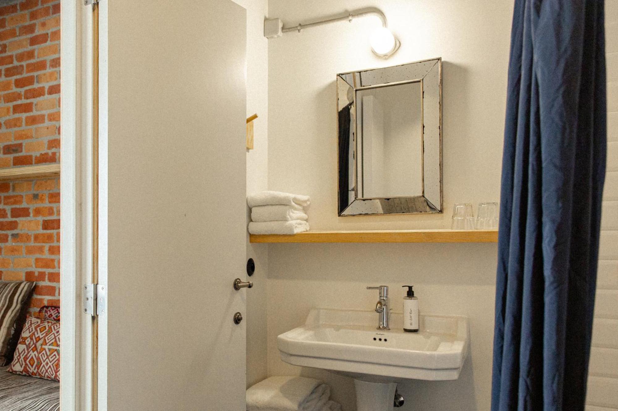 Khách sạn Jam Brussels 3*