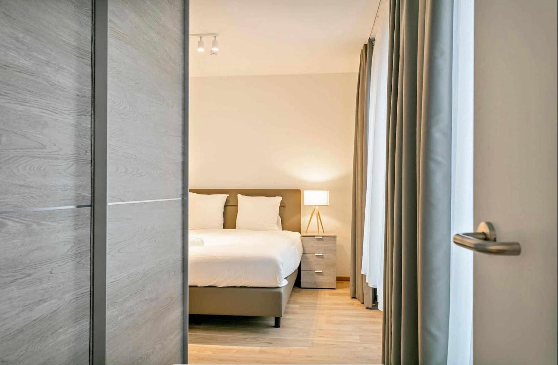 Two Bedroom With Amazing View In Center Căn hộ *