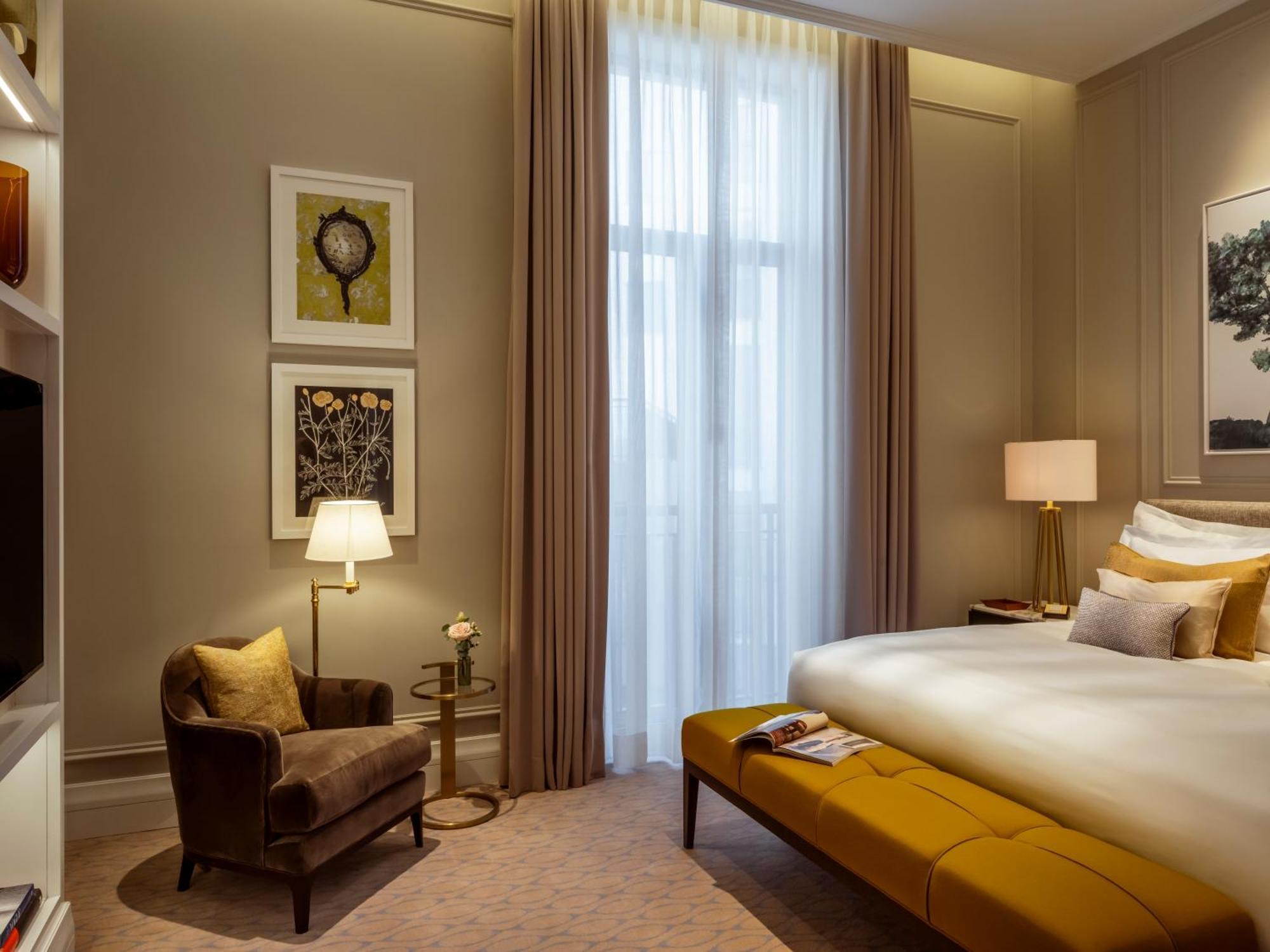 Khách sạn Corinthia Grand Astoria