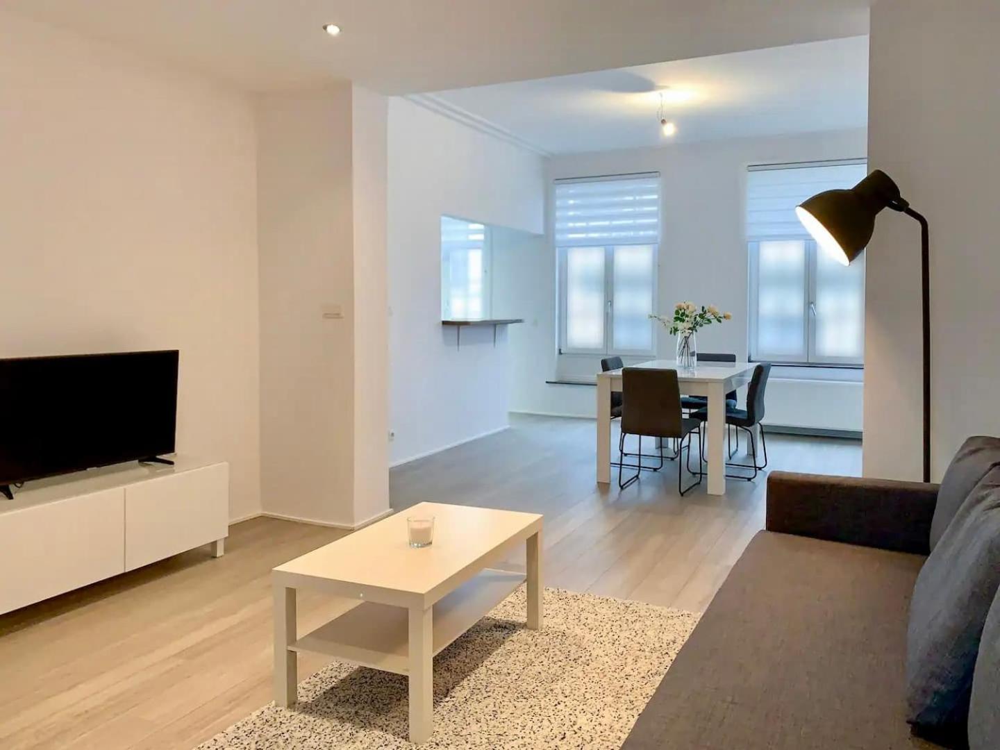 Self Check-in Flat - 4 People - Kitchen - Wifi * Brussels