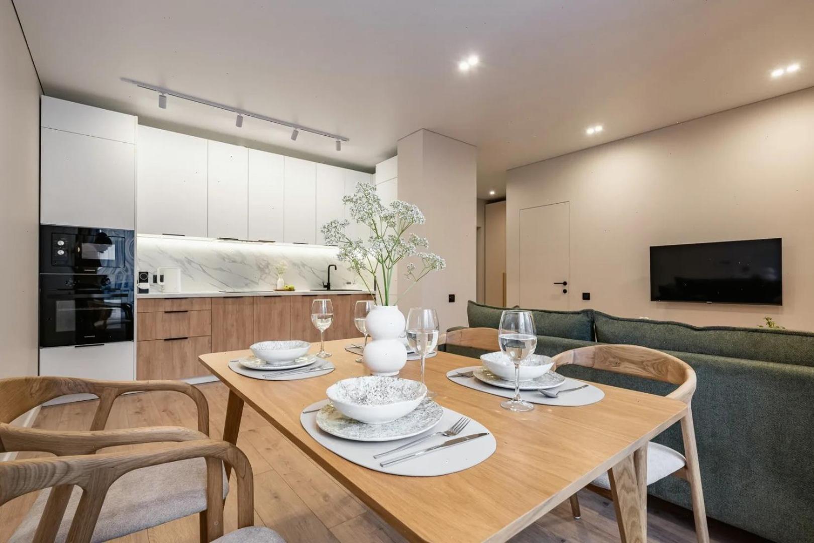 Light And Modern Place Apartment