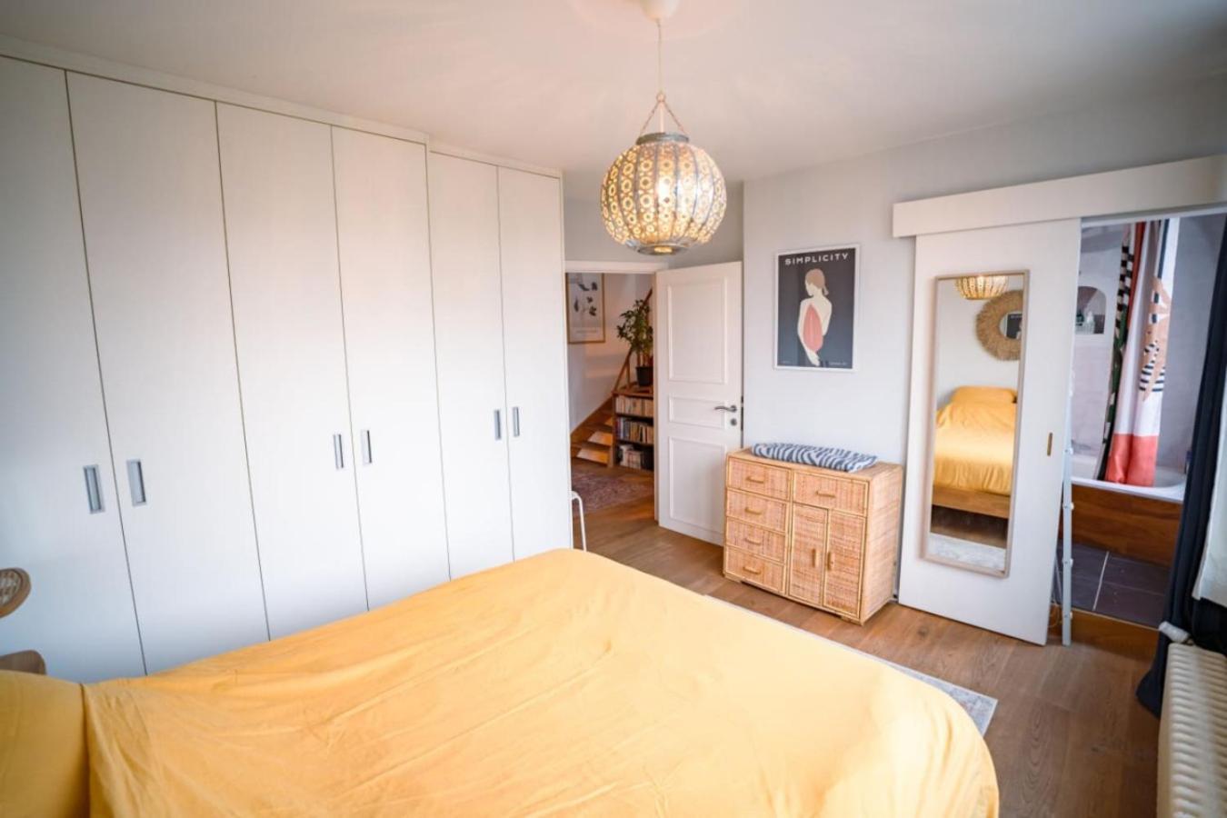 2 Avec Rooftop Suspendu Au Cimetiere D'ixelles Brussels