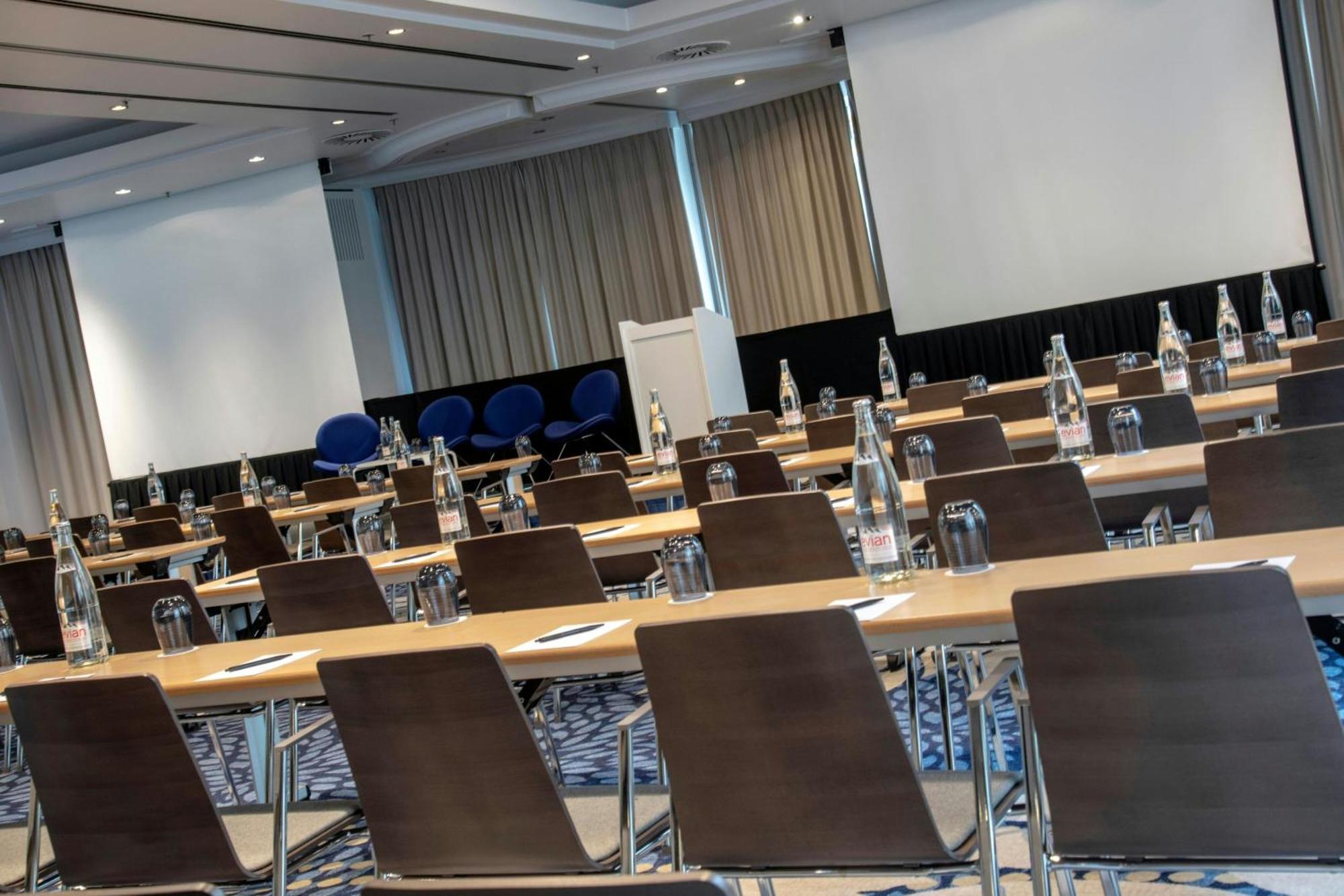 Khách sạn Renaissance Brussels 4*