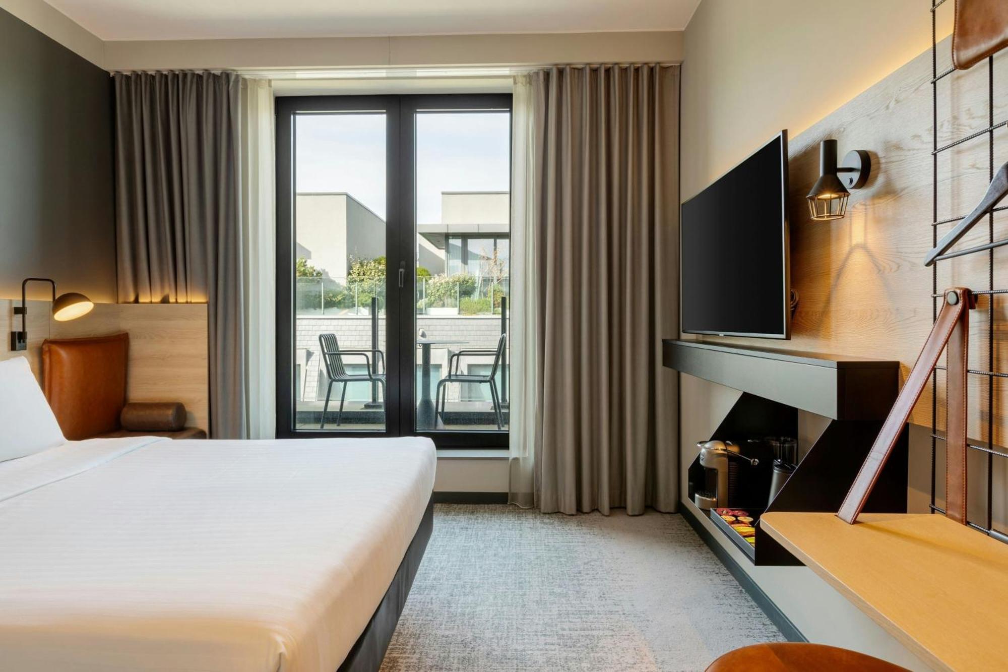 Moxy Brussels Center Hotel 4*