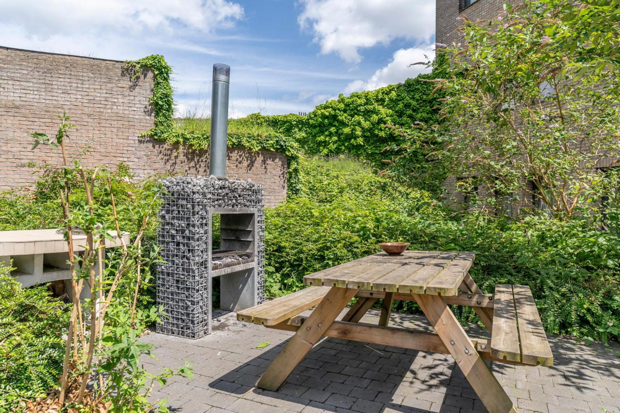 Apartment Gardens *